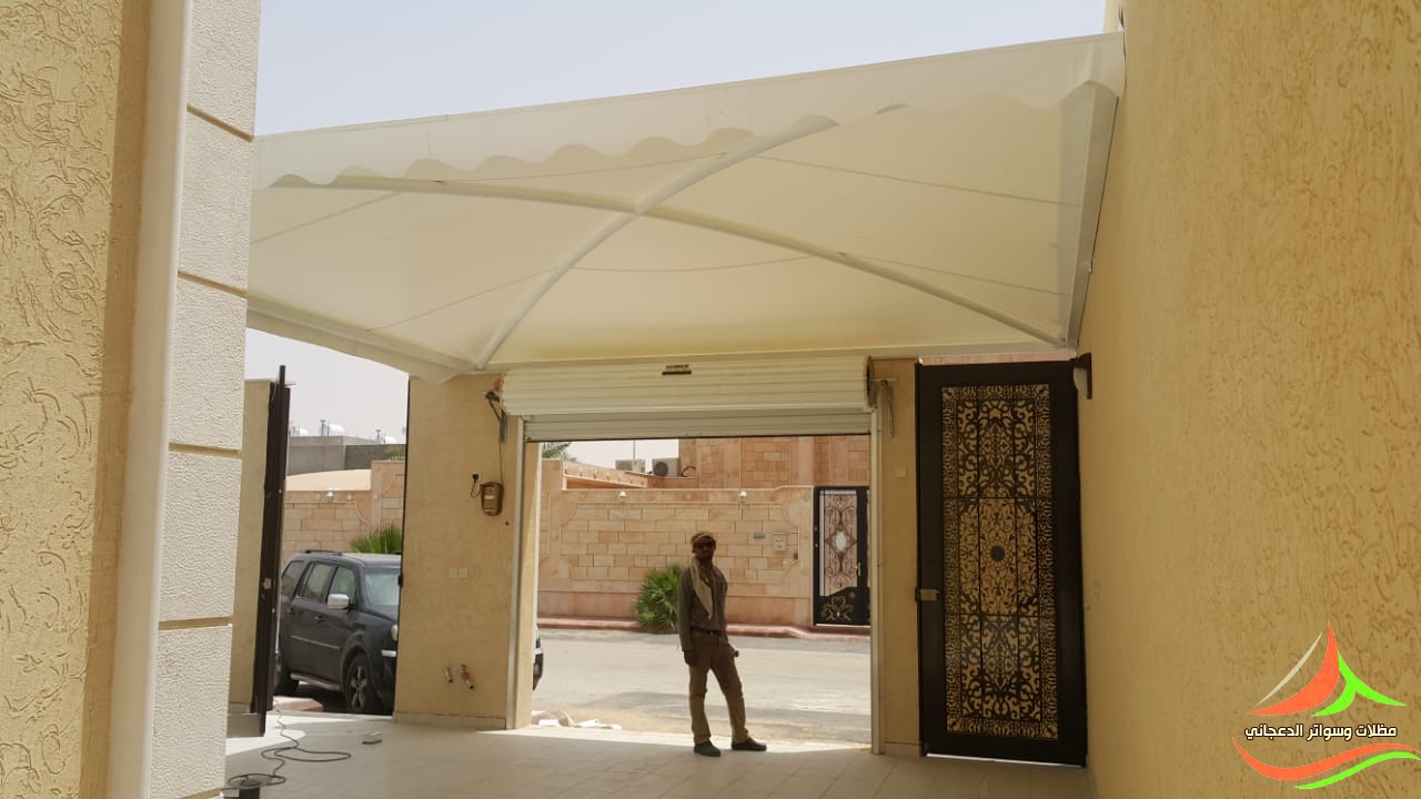 مظلات السيارات
