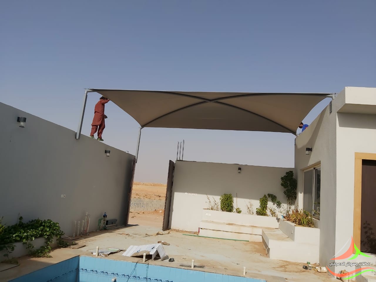 مظلات البولي إيثيلين
