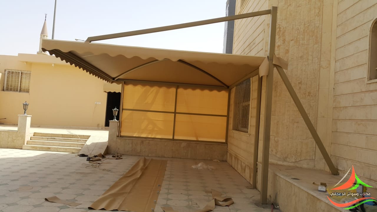 مظلات السيارات