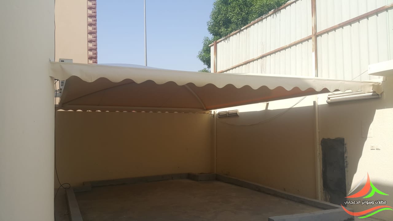 مظلات السيارات