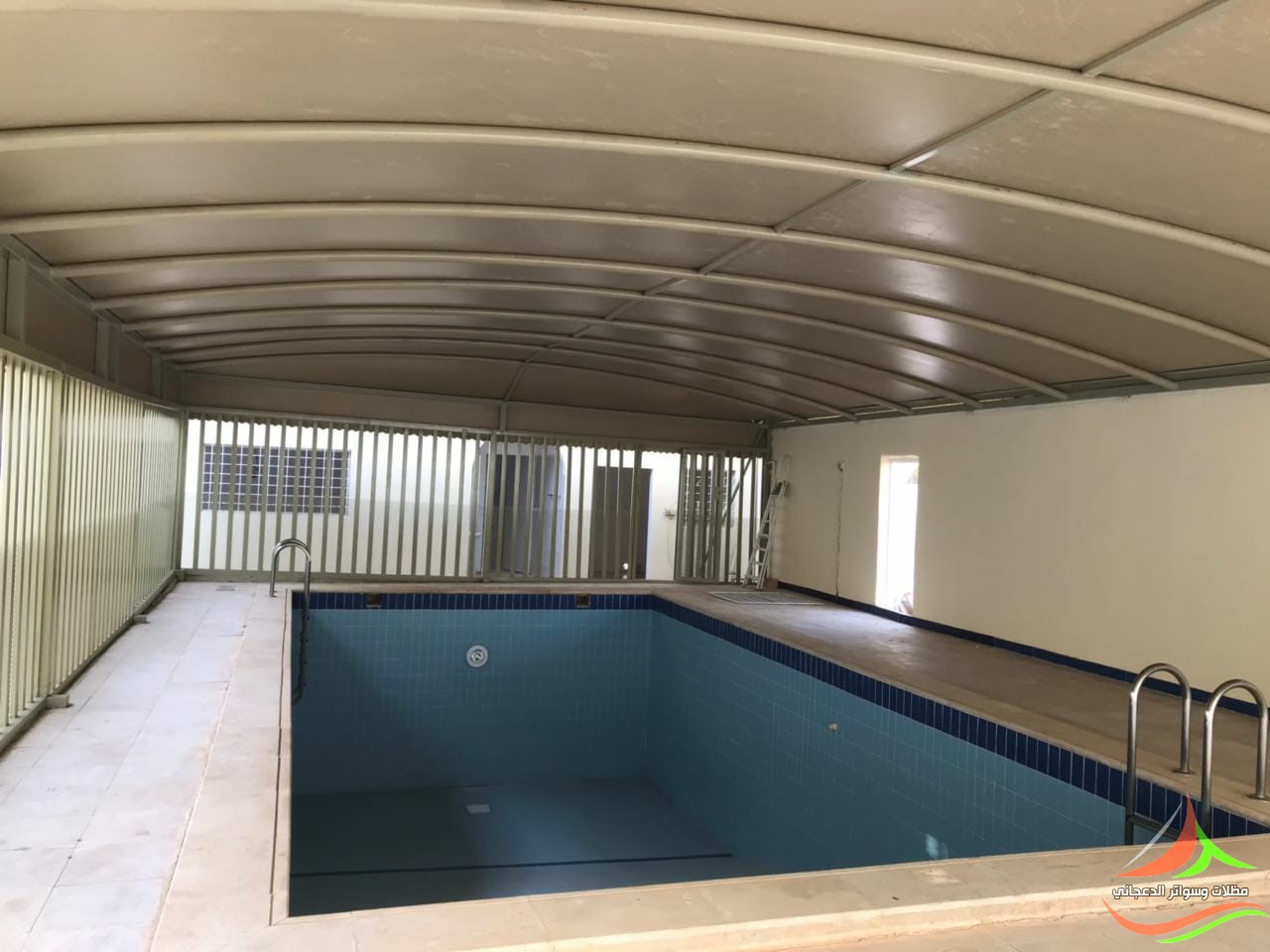 مظلات مسابح قوية