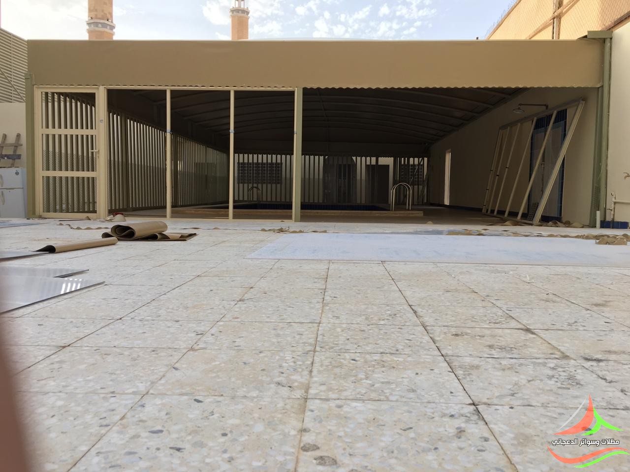 مظلات بي في سي للمسابح