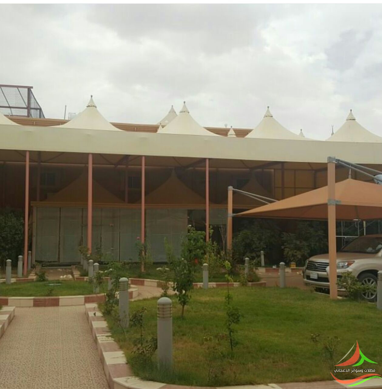 مظلات المدارس