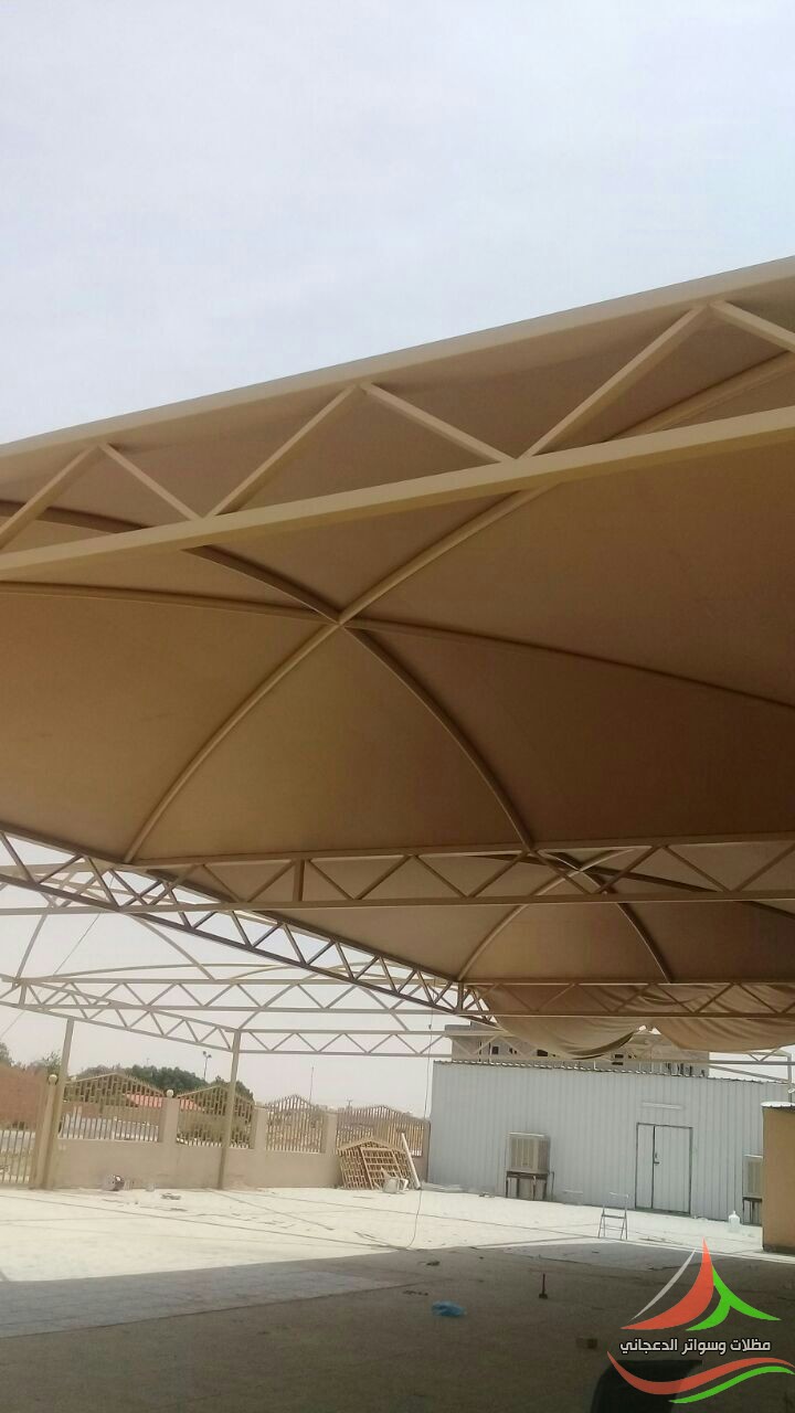 مظلات لساحة المدرسة